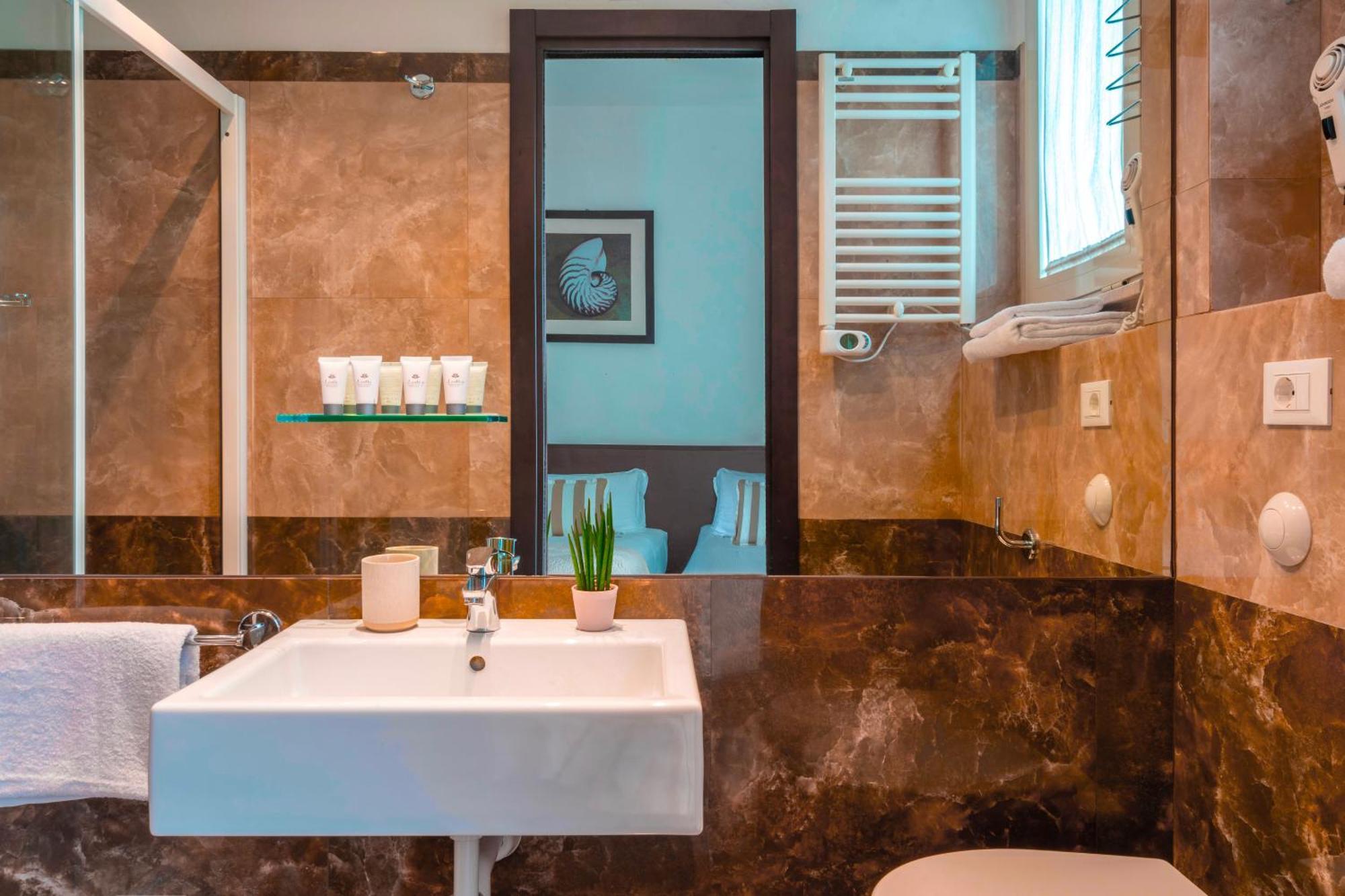 Hotel Carmen リッチョーネ エクステリア 写真